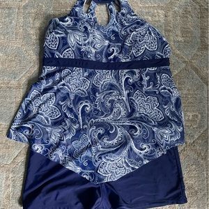 Women’s Swim top and boy cut bottoms.  Size 2X.  Navy Blue and White.